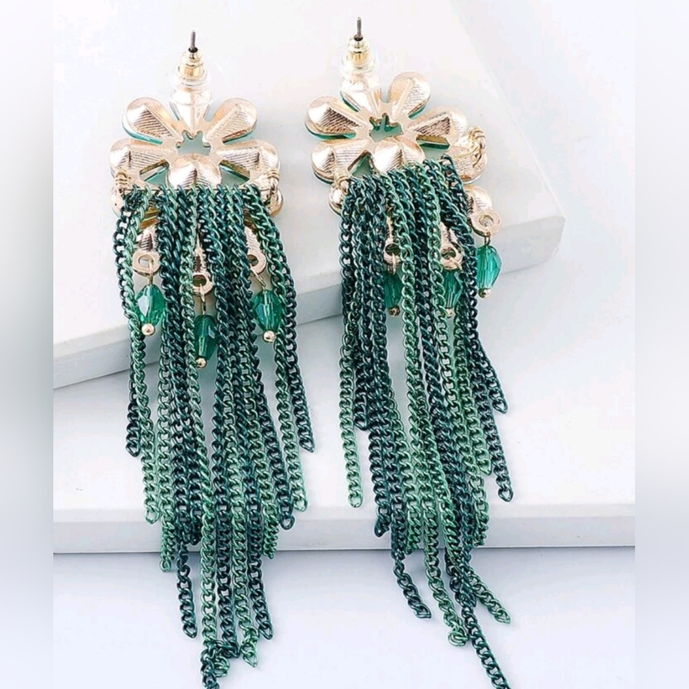 Rhinestone and bead decor drop tassel earring - Picture 2 of 3